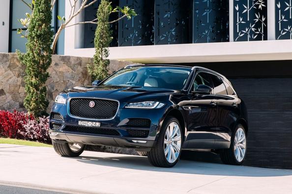 Prémiový středně velký crossover Jaguar F-Pace