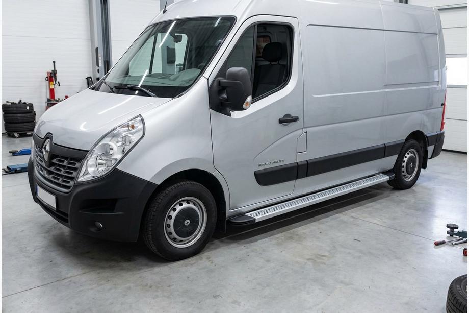 Renault Master 2011–2023 Boční nášlapy Maya V2 (2 ks, hliník) Image