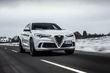 První generace kompaktního crossoveru Alfa Romeo Stelvio fotografie 7
