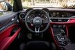 První generace kompaktního crossoveru Alfa Romeo Stelvio fotografie 13
