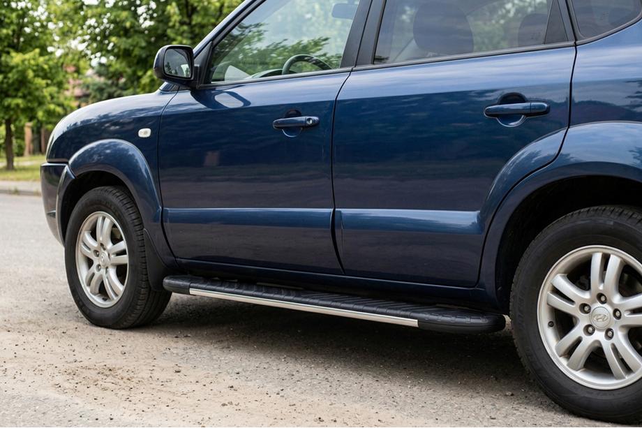 Hyundai Tucson JM 2004– Boční prahy Bosphorus Grey (2 ks, hliník) Image