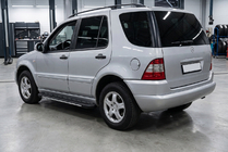 Mercedes ML W163 1997–2005 Boční prahy Bosphorus Grey (2 ks, hliník) fotografie 1