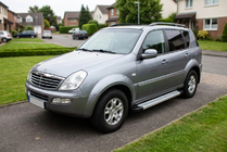 SsangYong Rexton I 2001–2017 Boční prahy Maya V2 (2 ks, hliník) 2005–2012 fotografie 1