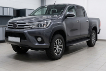 Toyota Hilux 2015– Boční prahy Bosphorus Grey (2 ks, hliník) fotografie 1