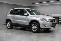 Volkswagen Tiguan 2007–2016 Boční prahy Bosphorus Grey (2 ks, hliník) fotografie 1