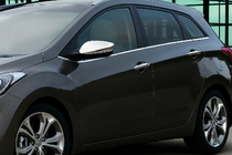 Hyundai Accent 2011–2017 Chromované kryty zrcátek s výřezem pro směrovku (2 ks) OmsaLine – italská nerezová ocel fotografie 1