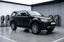 Mitsubishi Pajero Sport 2008–2015 Boční prahy Bosphorus Grey (2 ks, hliník) fotografie 1