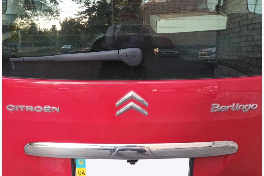 Peugeot Partner Tepee 2008–2018 Chromová lišta nad SPZ (nerez) Image