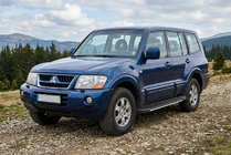 Mitsubishi Pajero Wagon III 1999–2006 Boční prahy Bosphorus Grey (2 ks, hliník) fotografie 1