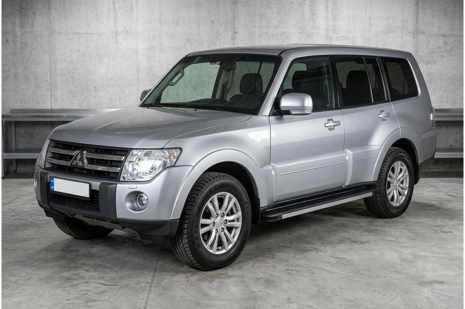 Mitsubishi Pajero Wagon IV 2006–2021 Boční nášlapy Maya V1 (2 ks, hliník) Image