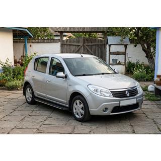 Boční prahy Bosphorus Grey (2 ks, hliník) Dacia Sandero 2007–2013 fotografie 1
