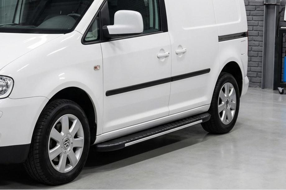 Volkswagen Caddy 2010–2015 Boční prahy Bosphorus Grey (2 ks, hliník) Maxi (dlouhý rozvor) Image