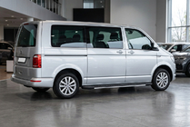 Volkswagen T6 2015–2024 Boční prahy Bosphorus Grey (2 ks, hliník) Krátký rozvor fotografie 1