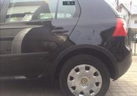 Volkswagen Golf 5 2003–2009 Nástavce na lemy blatníků (4 ks, černý mat) fotografie 5