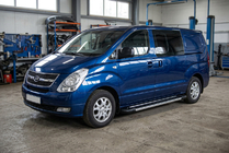 Hyundai H300, H1, Starex 2008–2020 Boční nášlapy RedLine V1 (2 ks, hliníkové) fotografie 1