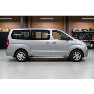 Boční nášlapy New Vision Black (2 ks, hliník) Hyundai H300, H1, Starex 2008–2020 fotografie 1