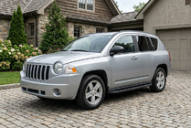 Jeep Compass 2006–2016 Boční nášlapy Tayga Black (2 ks, hliník) fotografie 1