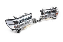 Toyota Land Cruiser 200 2007–2021 Přední světlomety 2016+ (ORIGINÁL) fotografie 3