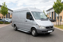Mercedes Sprinter W901/902/903/904/905 1995–2006 Boční prahy New Vision Grey (2 ks., hliník) Dlouhý rozvor fotografie 1