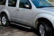 Nissan Pathfinder R51 2005–2014 Boční nášlapy BlackLine (2 ks, hliník) fotografie 1