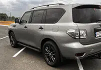 Nissan Patrol Y62 2010–2024 Boční prahy New Vision Grey (2 ks., hliník) fotografie 2