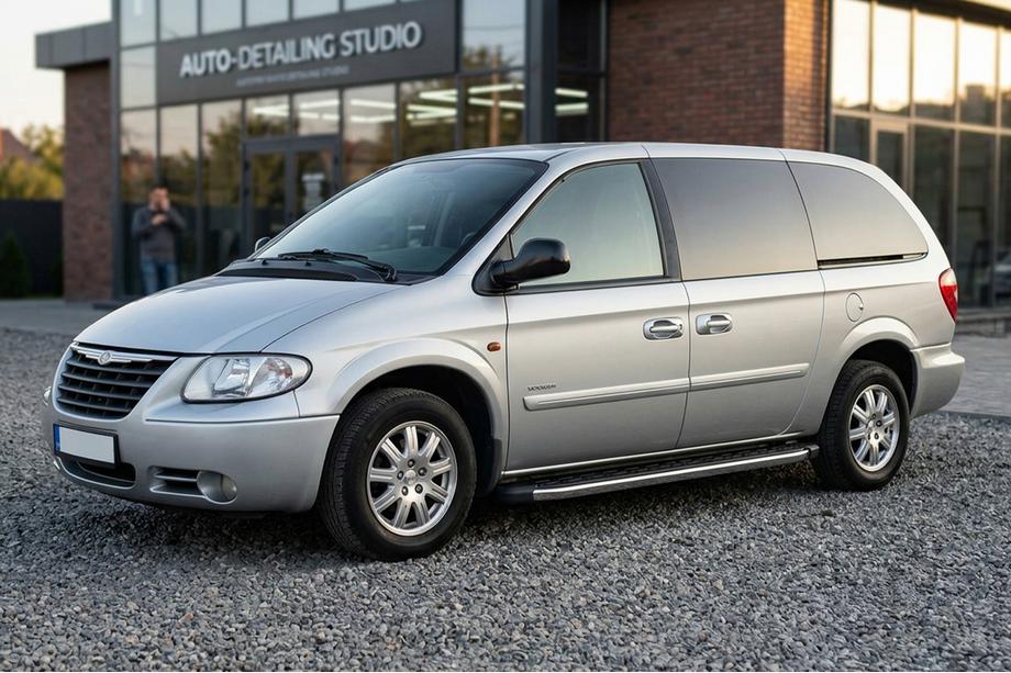 Chrysler Voyager 2001–2007 Boční nášlapy BlackLine (2 ks, hliník) Image
