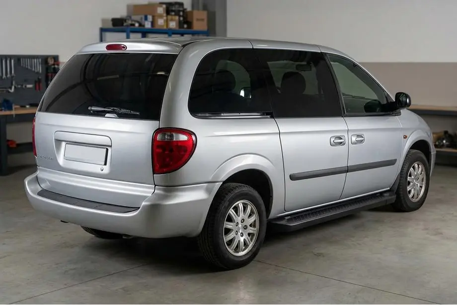 Chrysler Voyager 2001–2007 Boční nášlapy Allmond Black (2 ks, hliník) Image