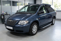 Chrysler Voyager 2001–2007 Boční nášlapy RedLine V1 (2 ks, hliník) fotografie 1