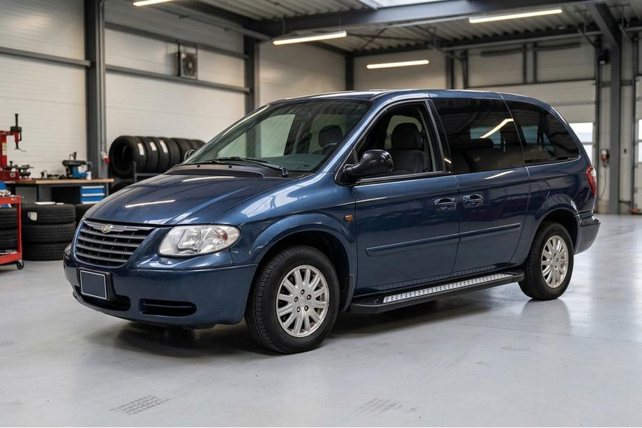 Chrysler Voyager 2001–2007 Boční nášlapy New Vision Black (2 ks, hliník) Image