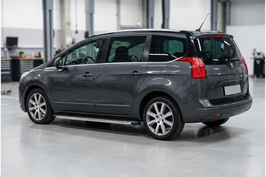 Peugeot 5008 2009–2016 Boční nášlapy BlackLine (2 ks, hliník) Image
