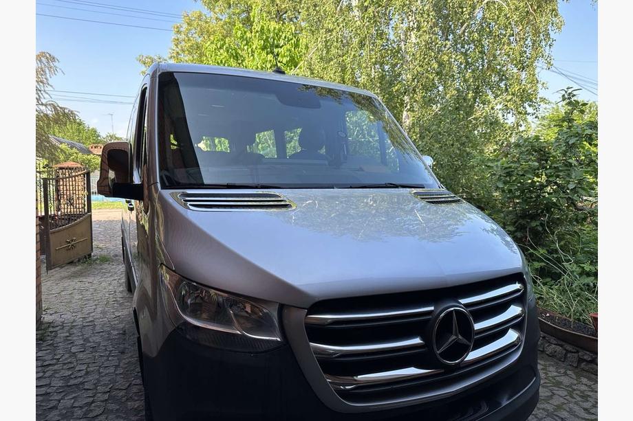 Mercedes Sprinter W907/W910 2018– Chromové lišty na masku (široká verze, 6 ks) Fotografie 2