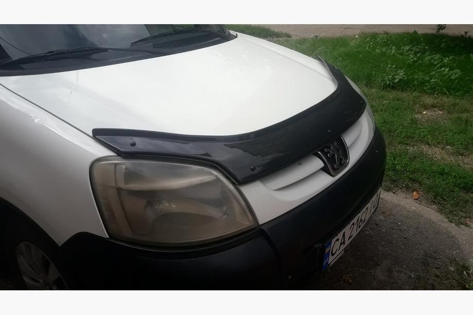 Peugeot Partner 1996–2008 Deflektor kapoty Eurocap (2003-2008) Image