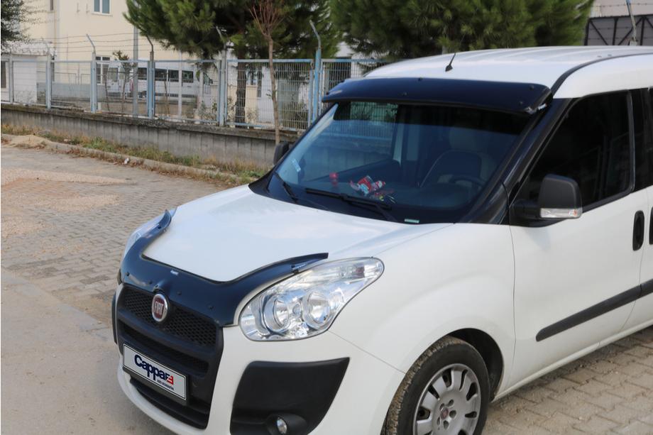 Fiat Doblo II 2010–2022 Sluneční kšilt na čelní sklo (černý lesk, 5 mm) Fotografie 12