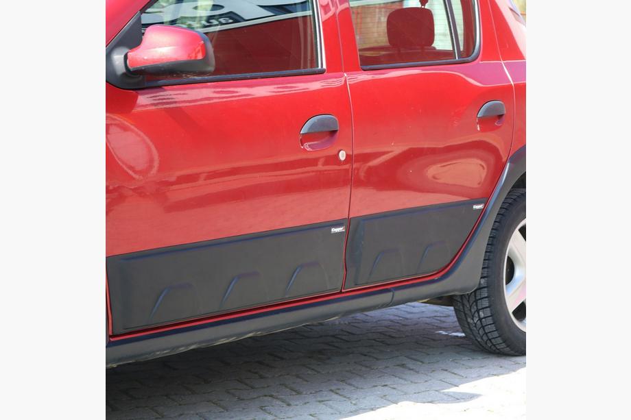 Dacia Sandero 2013–2020 Dveřní lišty (4 ks, ABS) Fotografie 5
