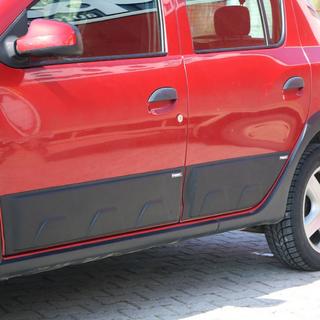 Dveřní lišty (4 ks, ABS) Renault Sandero 2013–2022 fotografie 4