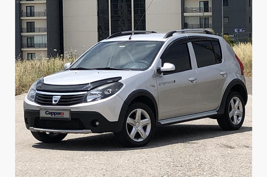 Dacia Sandero 2007–2013 Deflektor kapoty (EuroCap) Fotografie 5
