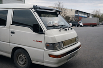 Mitsubishi L300 1986–2013 Deflektor na čelní sklo fotografie 2