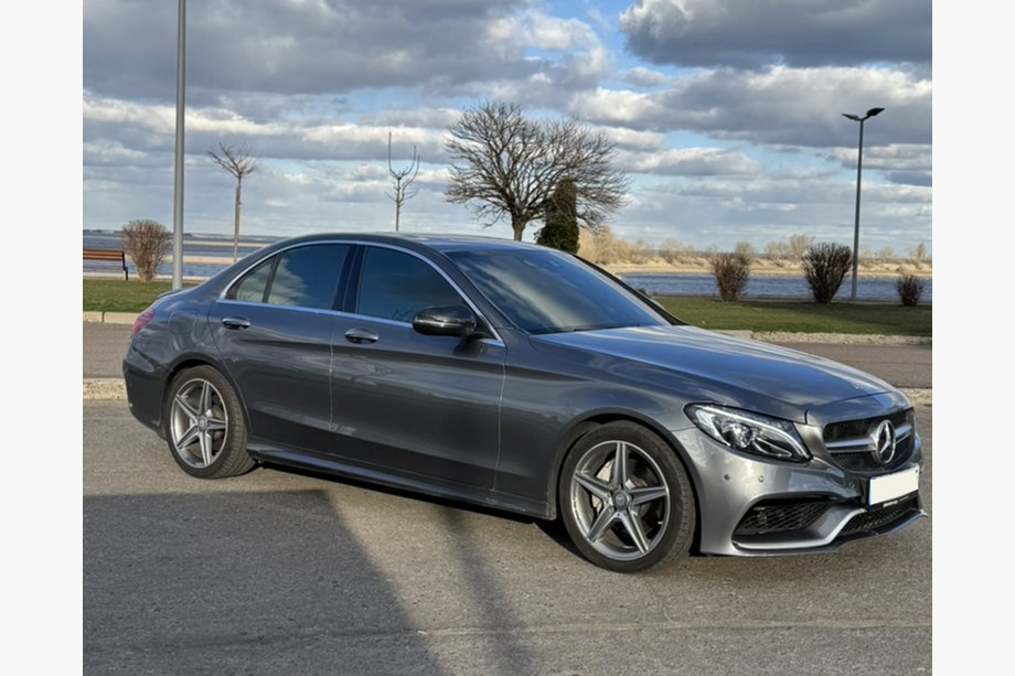 Mercedes C-Class W205 2014–2021 Sada bodykitu s kompletním zadním nárazníkem (AMG C63-designs 2014-2018) Fotografie 2