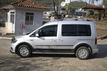 Volkswagen Caddy 2015–2020 Sada lišt a rozšiřovačů lemů blatníků fotografie 2