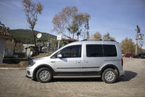 Volkswagen Caddy 2015–2020 Sada lišt a rozšiřovačů lemů blatníků fotografie 4