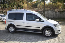 Volkswagen Caddy 2015–2020 Sada lišt a rozšiřovačů lemů blatníků fotografie 5