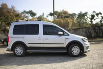 Volkswagen Caddy 2015–2020 Sada lišt a rozšiřovačů lemů blatníků fotografie 6