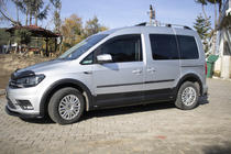 Volkswagen Caddy 2015–2020 Sada lišt a rozšiřovačů lemů blatníků fotografie 34