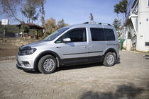 Volkswagen Caddy 2015–2020 Sada lišt a rozšiřovačů lemů blatníků fotografie 35