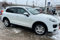 Porsche Cayenne 2010–2017 Deflektory oken s chromovou lištou (4 ks, HIC) fotografie 3