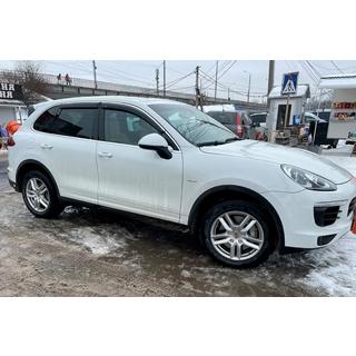 Deflektory oken s chromovou lištou (4 ks, HIC) Porsche Cayenne 2010–2017 fotografie 3