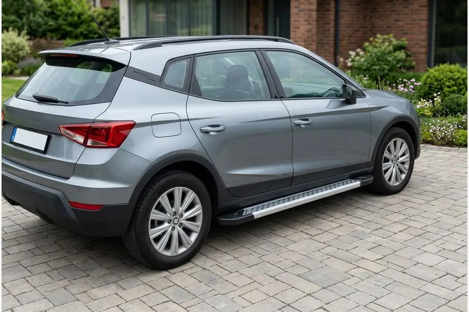 Seat Arona 2017– Boční prahy New Vision Grey (2 ks., hliník) Image