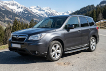 Subaru Forester 2013–2018 Boční nášlapy BlackLine (2 ks, hliník) fotografie 1