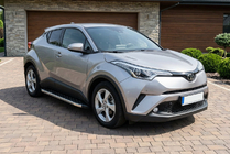 Toyota C-HR 2016–2023 Boční nášlapy BlackLine (2 ks, hliník) fotografie 1