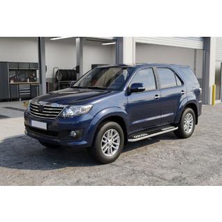 Boční nášlapy Tayga V2 (2 ks, hliník) Toyota Fortuner 2006–2015 fotografie 1